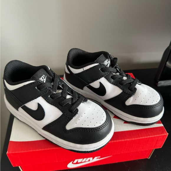 Nike Panda Dunks 8C - Picture 2 of 5